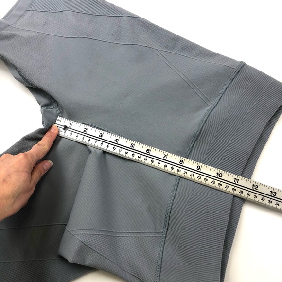 Lululemon grey 8” inseam bike shorts Size 8 - Picture 6 of 8